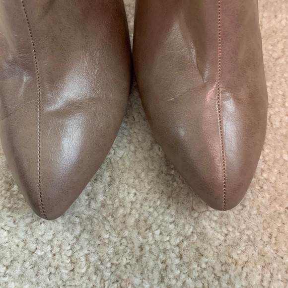 🆕CHINESE LAUNDRY Leather Taupe Ankle Booties - Picture 15 of 15